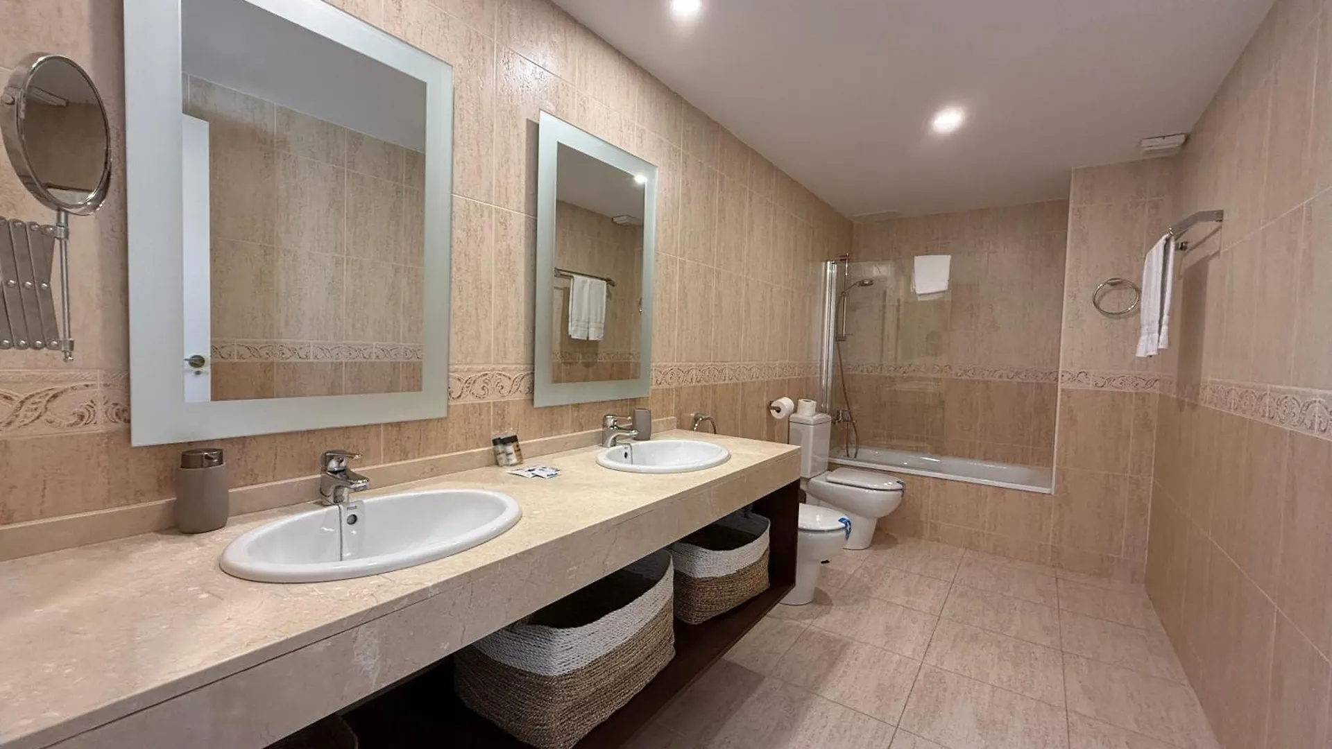 Tarracohomes, Town House La Mora Tarragona Villa